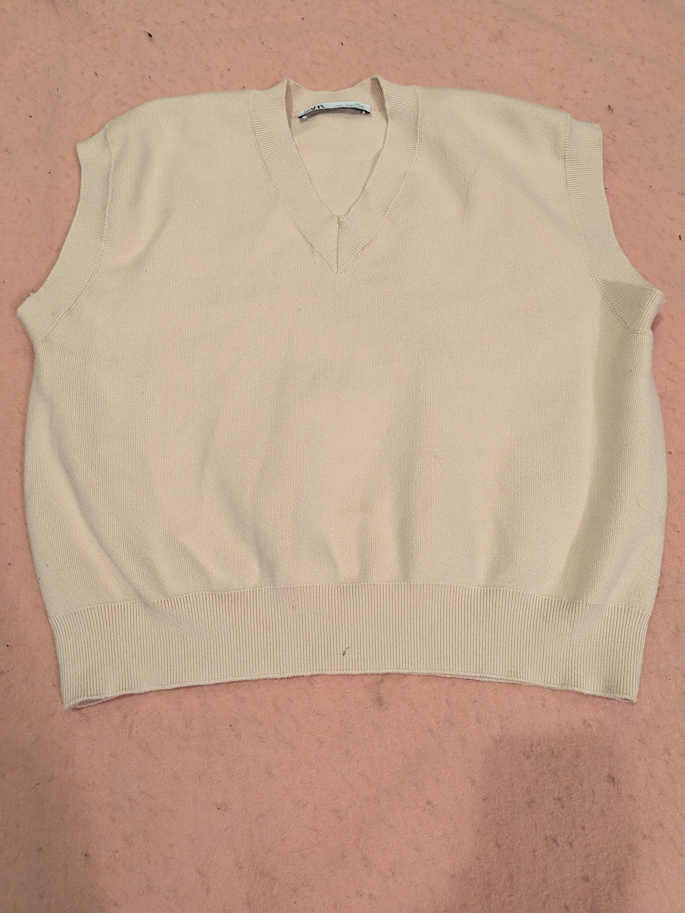 Zara Basic V-Neck Knit Sweater Vest in Cream